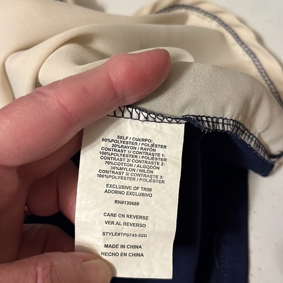 Skylar & Jade sleeveless top, blue pattern. Sz 2x - Picture 7 of 7